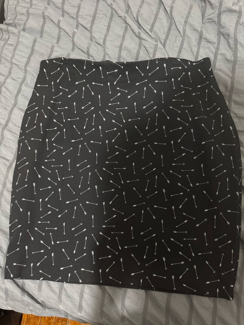 Black Arrow-Print Pencil Skirt - Women